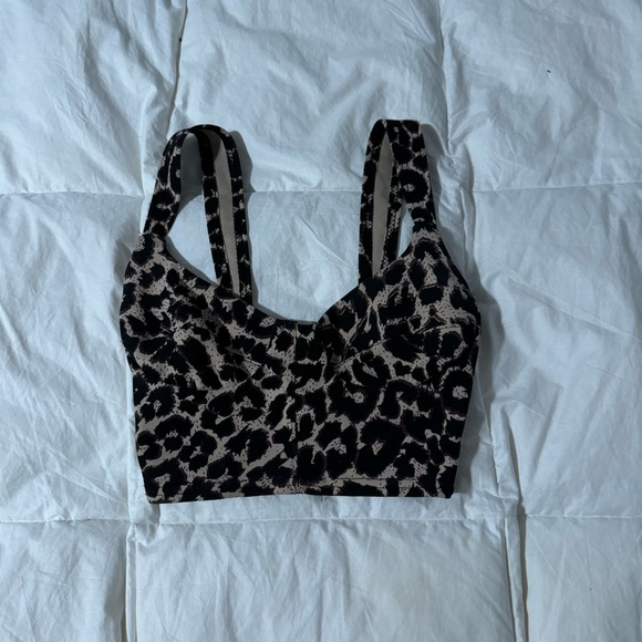 Pretty Little Thing Leopard Top - Picture 2 of 4